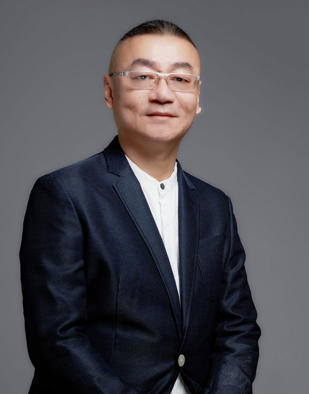 石向东