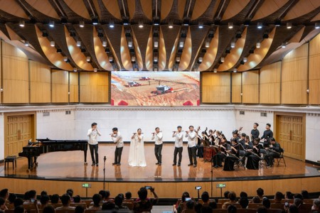 新华网：广西艺术学院举办主题音乐会 打造“音乐厅里的思政课”