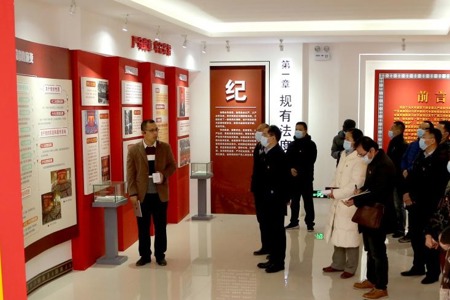 我校组织干部教师赴广西廉政教育基地开展警示教育活动