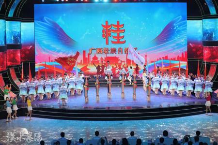 我校师生在全国第七届大学生艺术展演活动上大放异彩