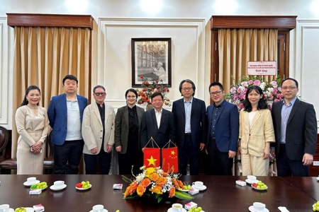 我校师生赴越南参加“对话新时代”中越青年媒体人交流会等活动